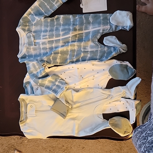 Baby one piece pj's hand covers - Picture 1 of 5